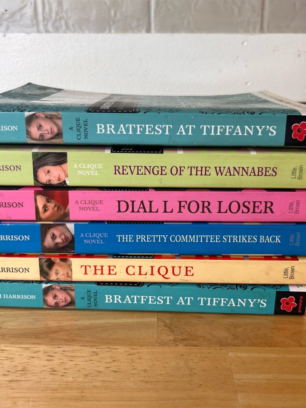 Lisi Harrison The Clique Book Series
